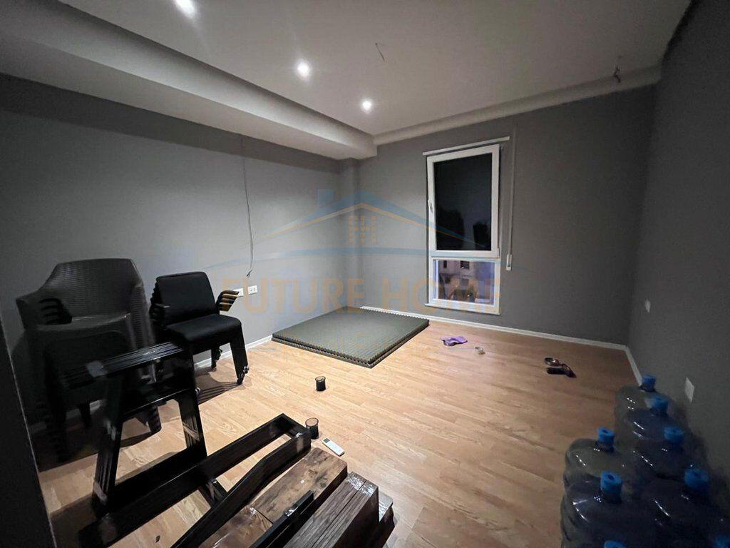 Qera, Apartament 2+1, Qender.