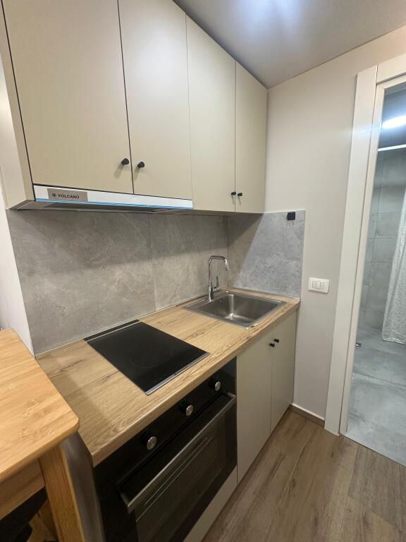 Apartament 1+1 me qera tek Toptani!