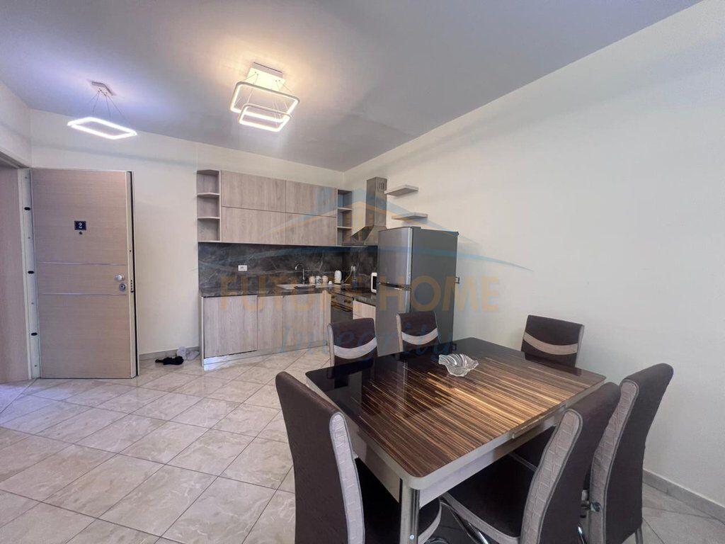 Qera, Apartament 2+1, Bulevardi Zogu I, Tiranë.