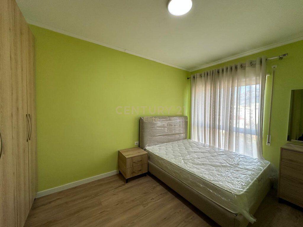 Apartament modern 2+1 me qera, pranë Shkollës së Kuqe.