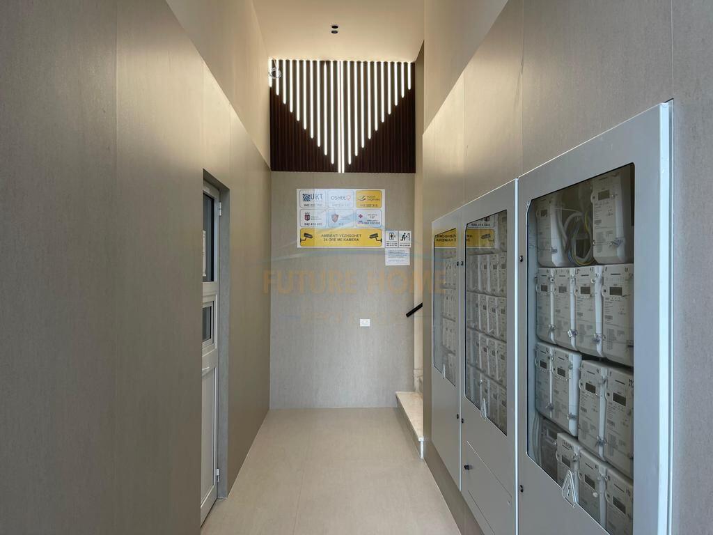 Shitet apartament 3+1+2+post parkimi Platinum Residence Bulevardi i Ri