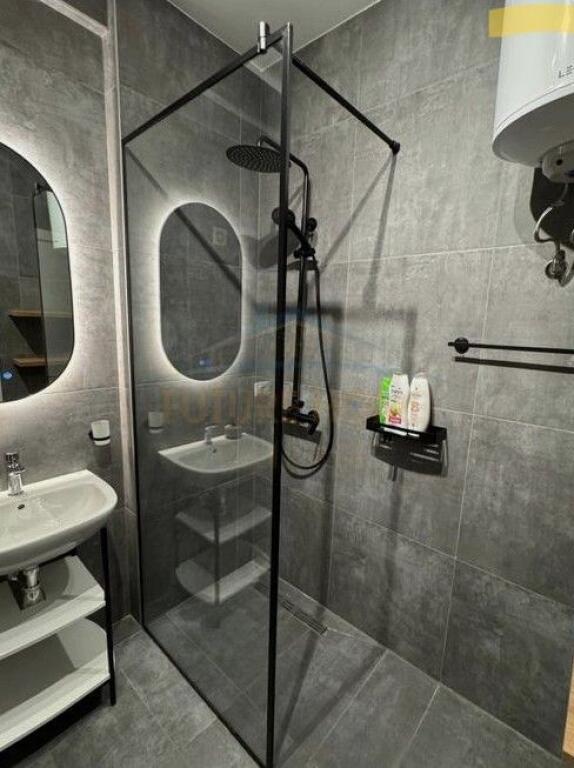 Shitet Apartament 2+1, Arlis – Rruga e Dibrës, pranë Farmacisë 10