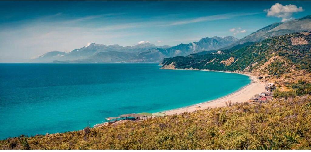 SHITET TOKË PRANË DETIT, 3500 m² – LUKOVË!! 666,000 €