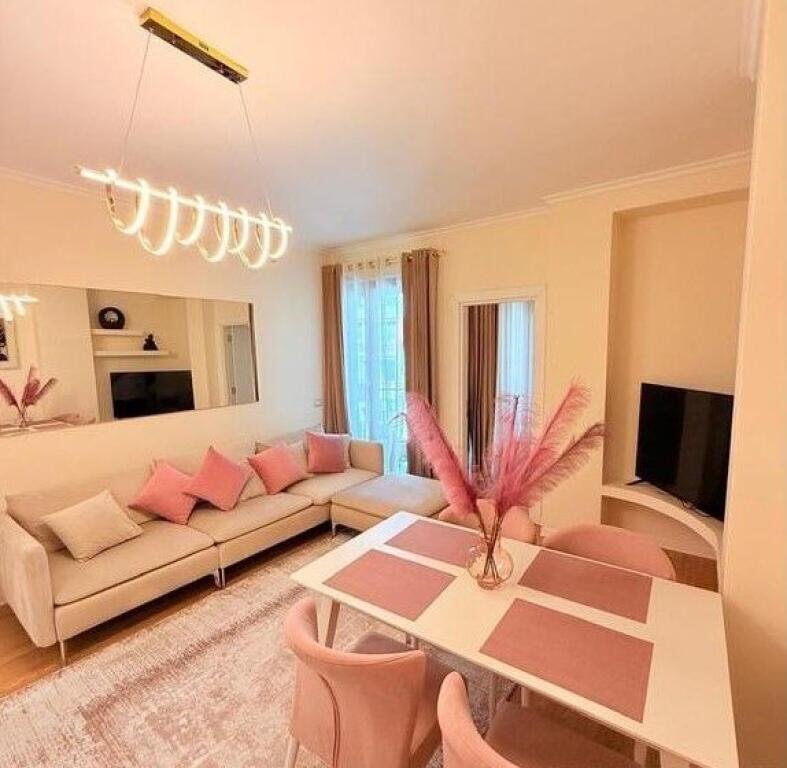 Apartament 2+1 me qira tek Rruga e Kosovareve.