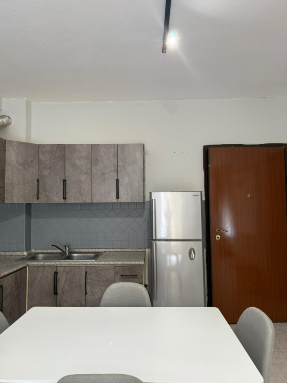 Jepet me qera ne plazh 350 vije e dyte