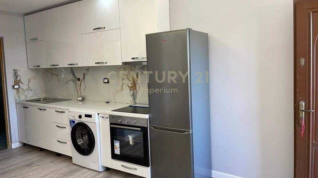 Shitet Vilë 2-Katëshe e Bashkëngjitur në Golem – 3 Dhoma Gjumi | 2 Tualete | Oborr Privat 🌴 150,000 €