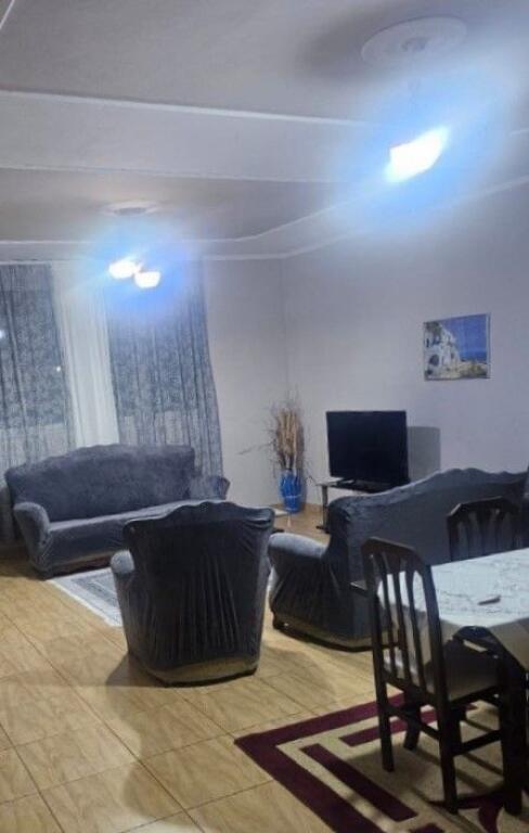 Jepet Shtepi  me qera,    ne Vile 2+1   ID  13732        