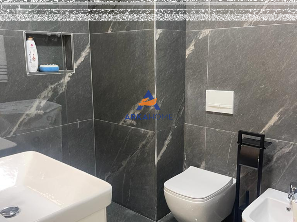 AFFITTASI APPARTAMENTO 1+1+BALCONE "LAGO ARTIFICIALE, VICINO ALL'OLIMPICO" 85.000 LEKE