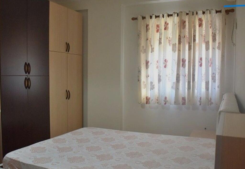 Jepet me qera Apartament 3+1, Rruga “5 Maji”, pranë Zgarës 5 Maji.