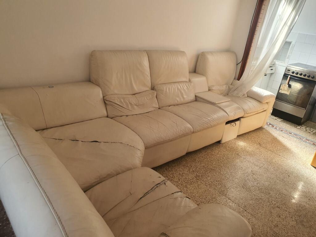 2+1, existing furnished apartment, on Durres road price 350 thousand lek