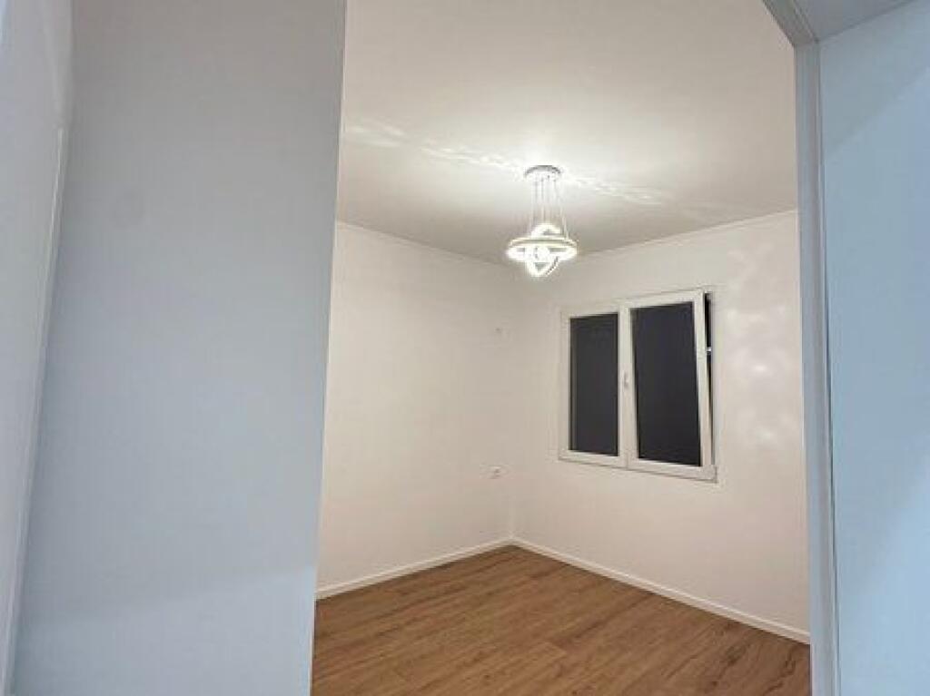 Shitet, Apartament 2+1, Rruga Mine Peza, Tirane