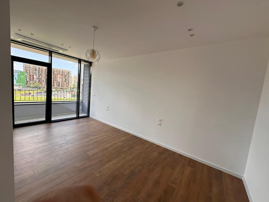 Jepet apartament  me qira  2+1 + post parking  Rruga e kosovarv Lake View,Rezidenc  Kati 2  Cmimi 1400 euro