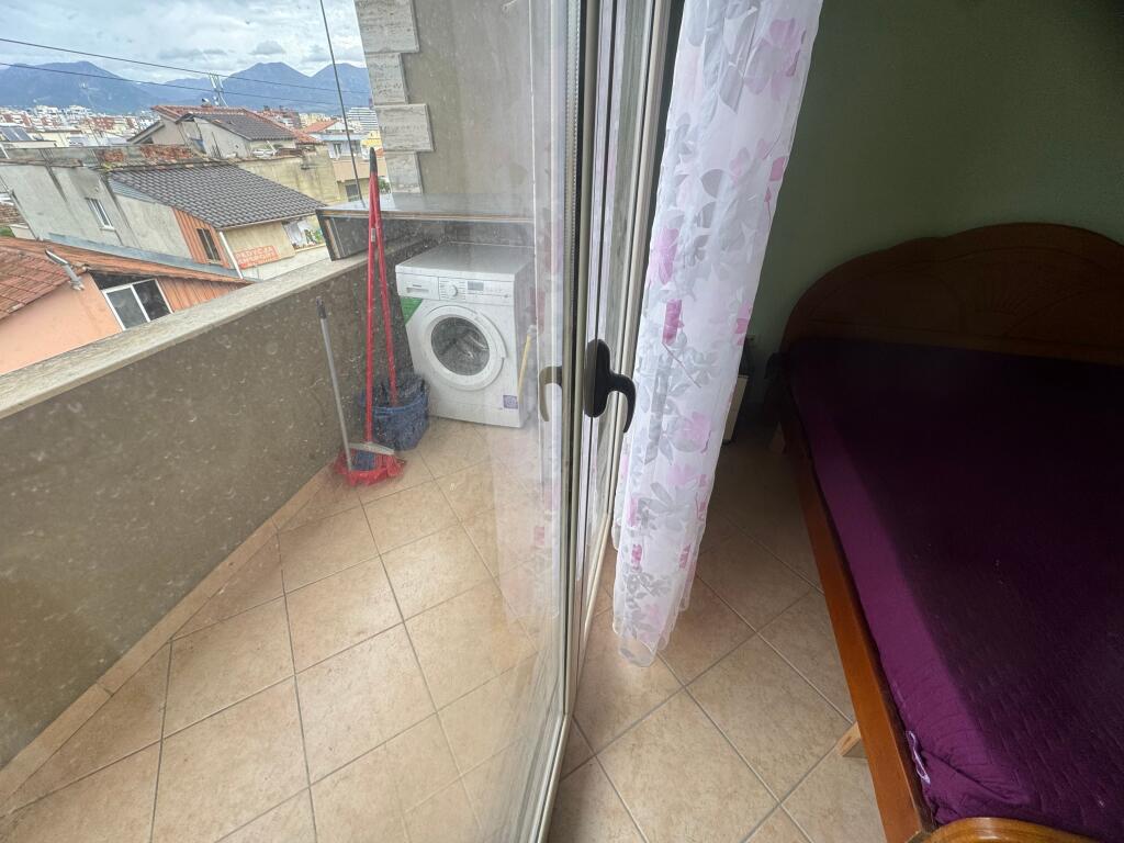 Apartament 1+1 me qira në Selitë, pranë Universitetit “Barleti” –  
