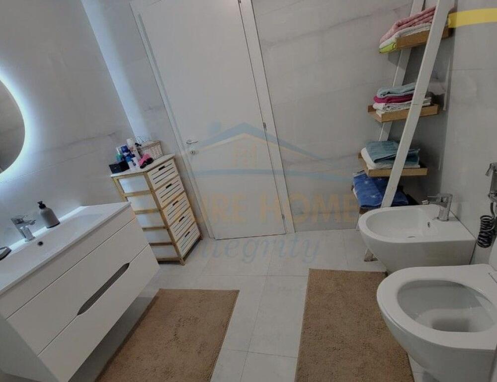 Shitet Apartament 1+1, Rruga “Tefta Tashko Koço”, Tiranë – pranë Pazarit të Ri