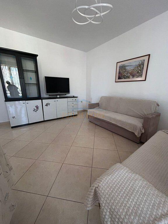 Affitto, Appartamento 2+1+2, Vicino alla Pediatria, Tirana