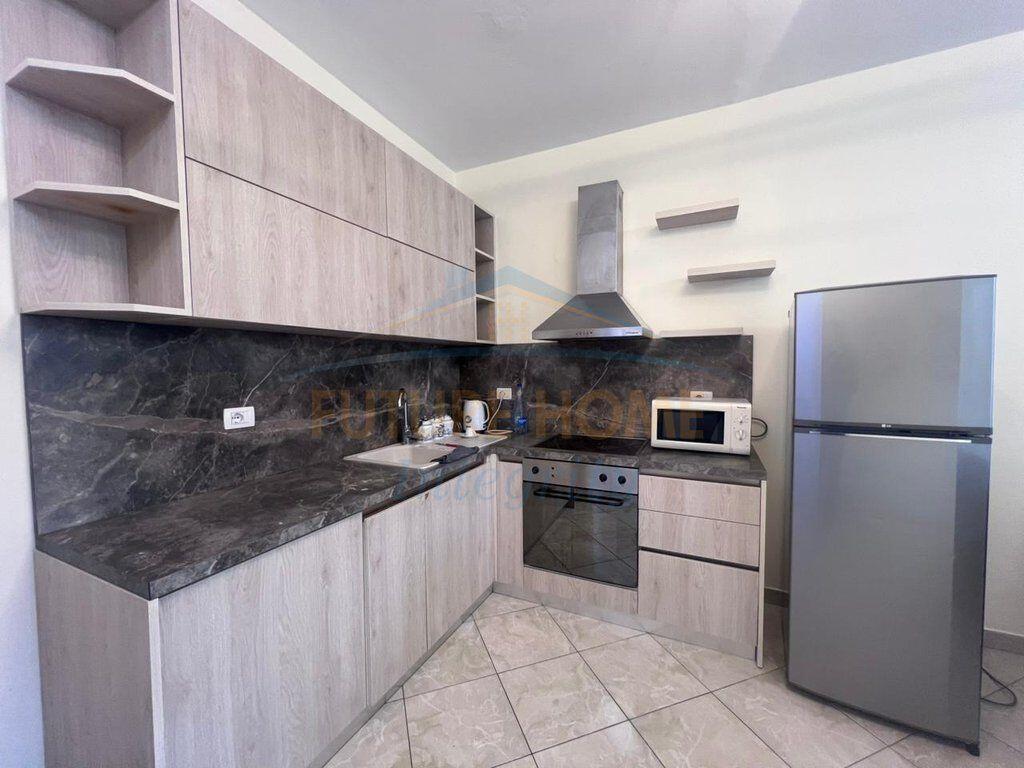 Qera, Apartament 2+1, Bulevardi Zogu I, Tiranë.