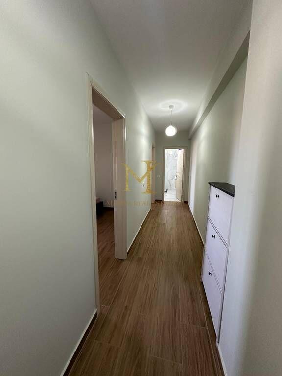 APARTAMENT 2+1 PER QERA PRANE SHKOLLES BAJRAM CURRI NE PLAZH , DURRES !