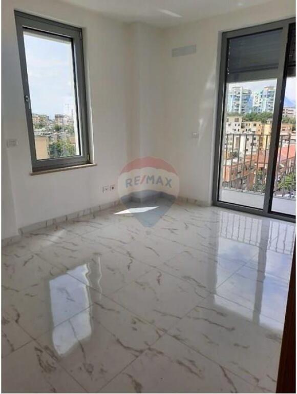 Ufficio - In Affitto - Via Emin Duraku, Tirana