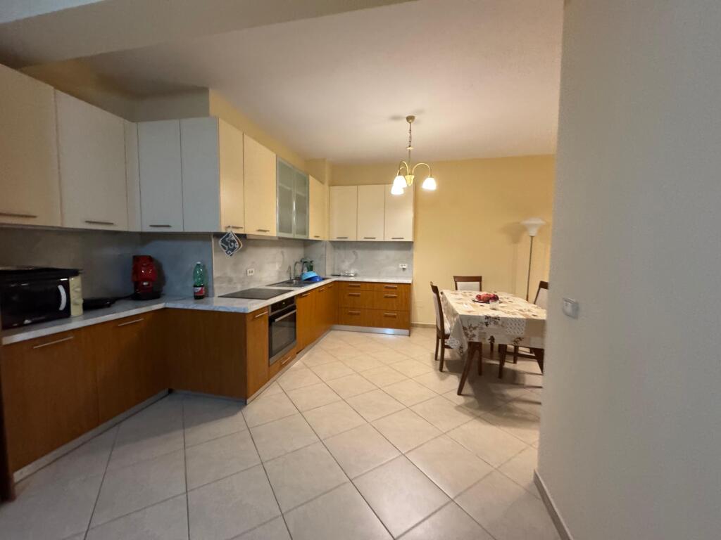 Apartament me qera 2+1+2 Zogu I zi