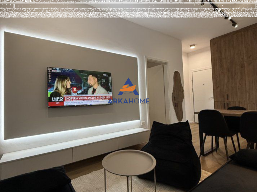 JEPET ME QIRA APARTAMENT 1+1 + BALLKON "KOMPLEKSI KADIU, ALI DEMI – PRANË TREGUT ELEKTRIK" 550 EURO