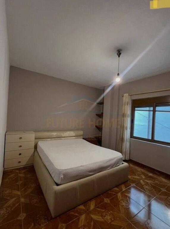 Shitet Apartament 1+1 --- Qytet Studenti