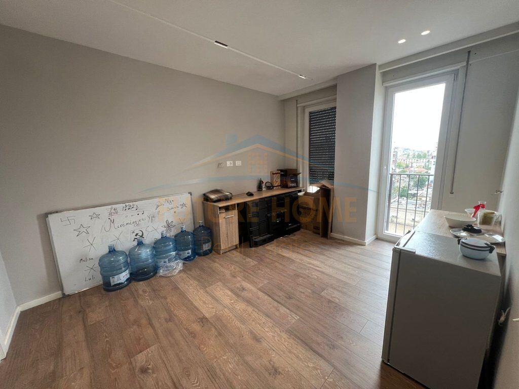 Shitet, Apartament 3+1+2, 21 Dhjetori, Tiranë