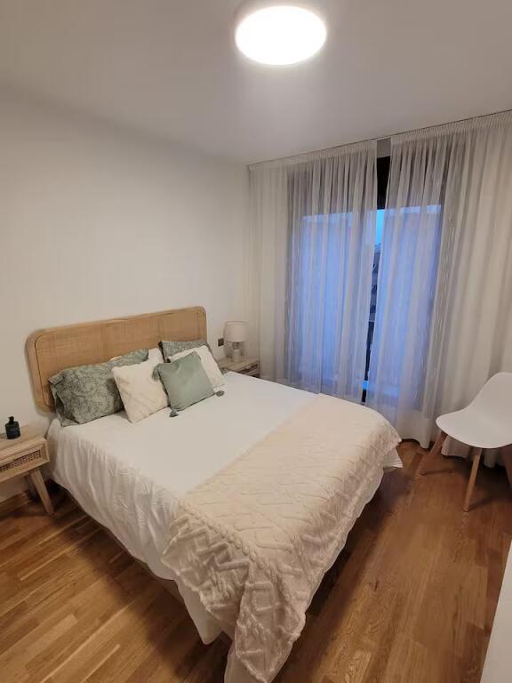 Apartament Me Qera 2+1 Tek Myslym Shyri (ID B2201597) Tirane