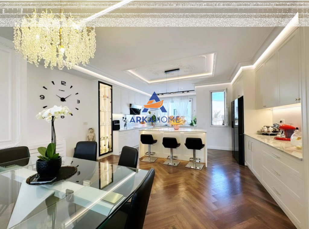 SHITET PENTHOUSE LUKSOZ 4+1+3 BALLKONE+2 POSTE PARKIMI "TE KODRA E DIELLIT" 649.000 EURO