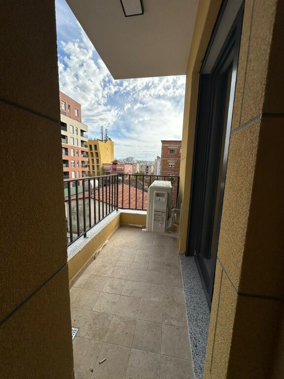 Apartament me qera 1+1