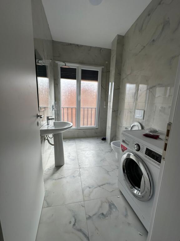 Apartament me qera 1+1