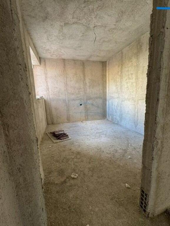 Shitet Apartament 2+1+2, Fusha e Aviacionit – përballë shkollës “Dhora Leka”, Tiranë