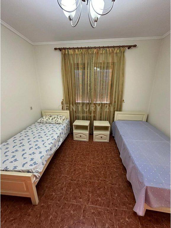 Jepet me qira ambient banimi 2+1 pranë fabrikës së miellit