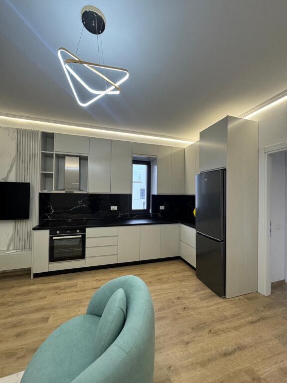 Vendesi in vendita Appartamento 1+1 – Farmacia 10, Tirana