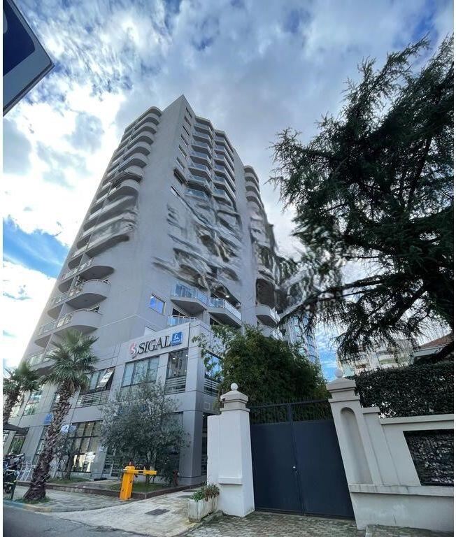 AMBIENT BIZNESI PER QIRA PRANE SKYTOWER, ISH BLLOK !!