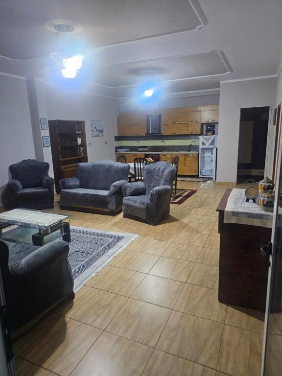 Jepet Shtepi  me qera,    ne Vile 2+1   ID  13732        