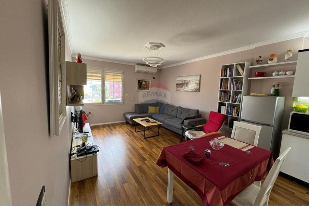 Apartament 1+1 me qira tek Rruga e Elbasanit