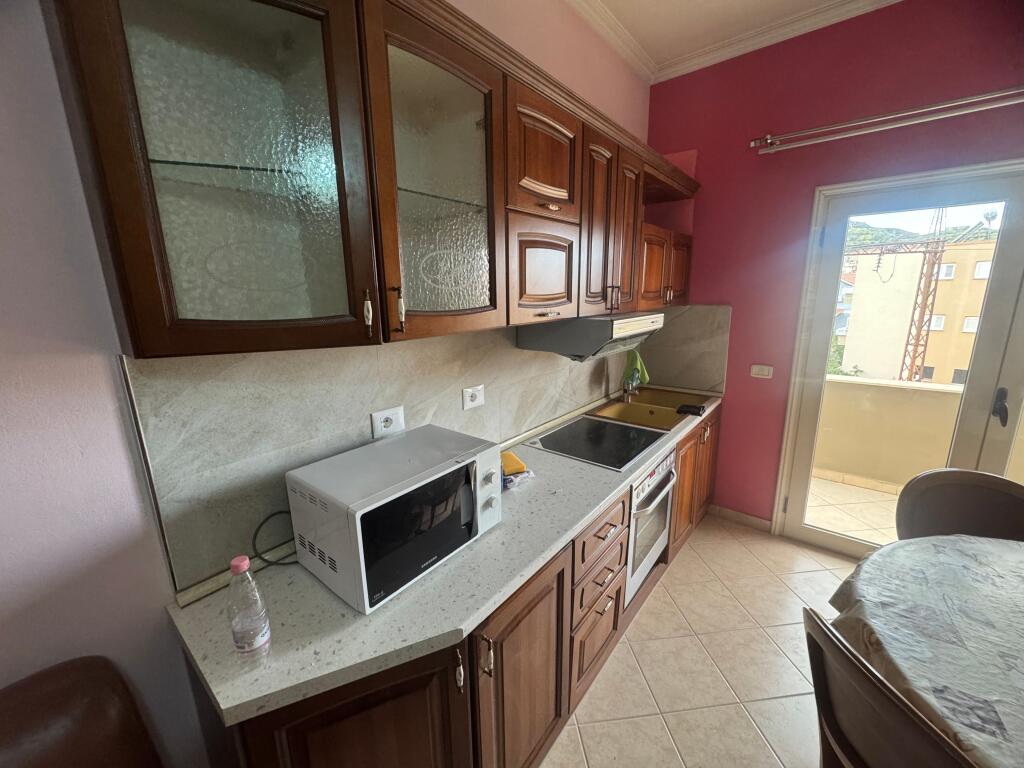 Apartament 1+1 me qira në Selitë, pranë Universitetit “Barleti” –  