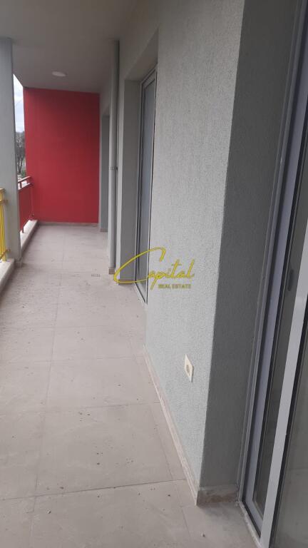 ZYRE ME QERA 120 M2 KOMBINAT 450 EURO