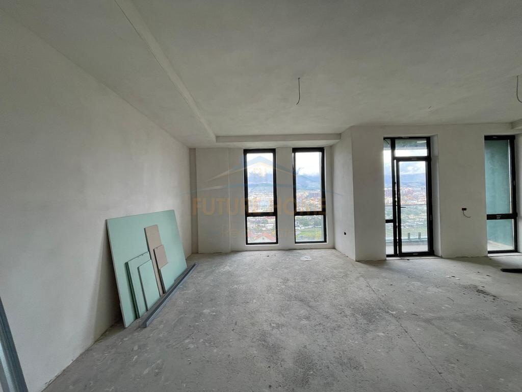 Shitet apartament 3+1+2+post parkimi Platinum Residence Bulevardi i Ri