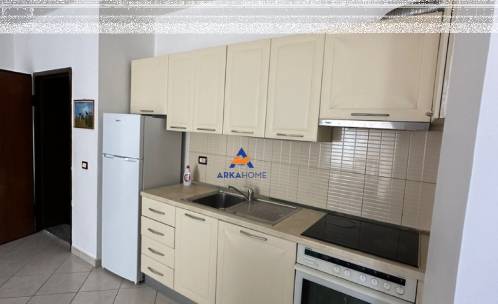 JEPET APARTAMENT ME QERA 2+1+2 "UNAZA E RE,PRANE BOHEM" 500 EURO
