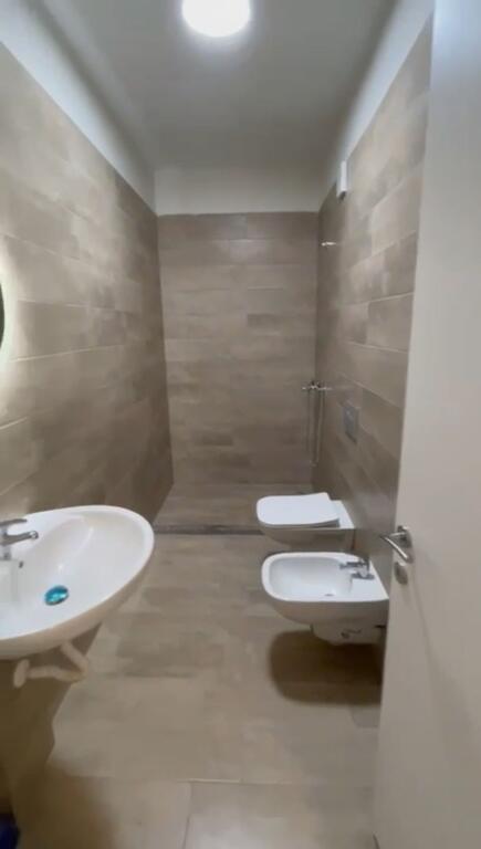 Spitali Amerikan 3 Golden Park Jepet Apartament 2+1 Me Qera