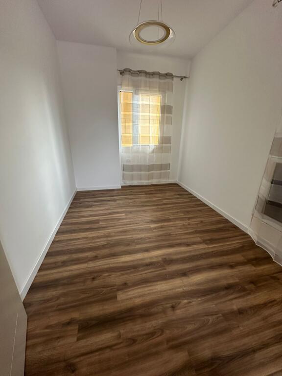 Apartament me qera 2+1