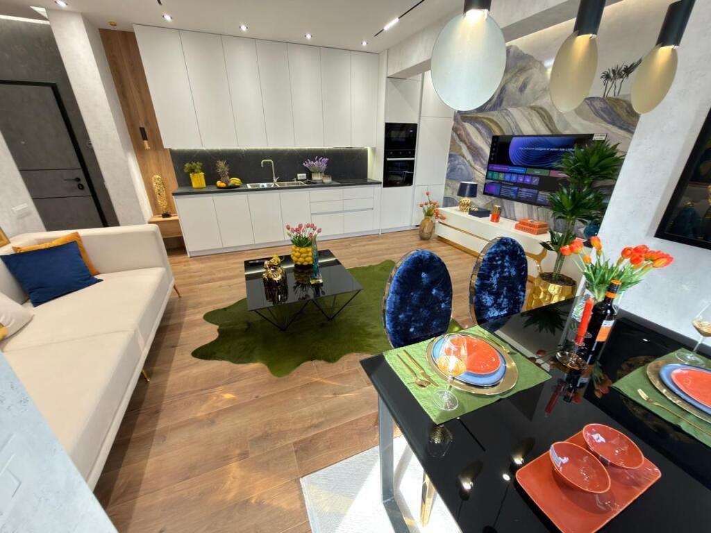 Shitet Apartment 2+1 Tek 21 dhjetori