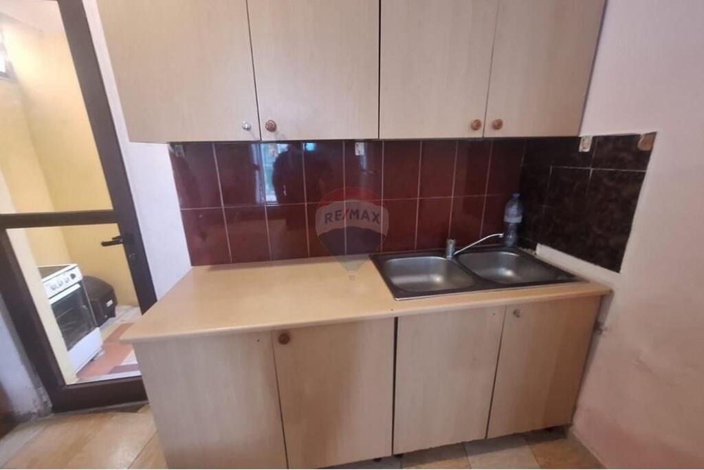 Garsoniere +Post parkimi me qera ne Don Bosko !