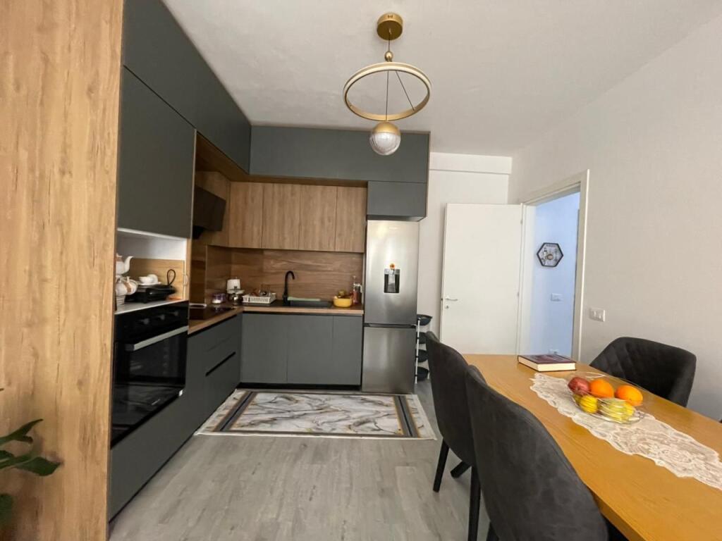 Apartament 2+1 per shitje tek Univers City.
