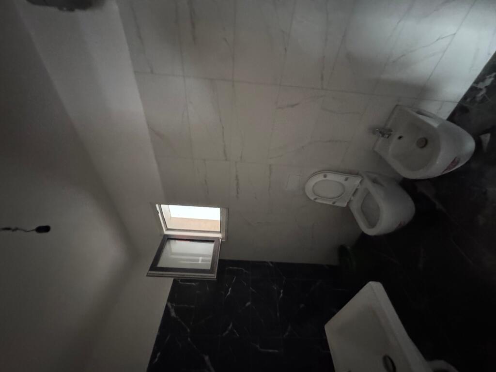 Apartment 2+1+2 for rent 📍 Trio Tower 🏢 Floor: 2 💶 Price: 58,000 lek / month 🛋 Condition: Partially furnished