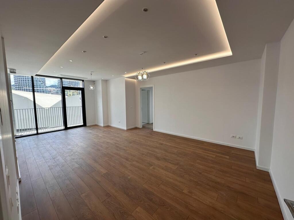Jepet apartament  me qira  2+1 + post parking  Rruga e kosovarv Lake View,Rezidenc  Kati 2  Cmimi 1400 euro