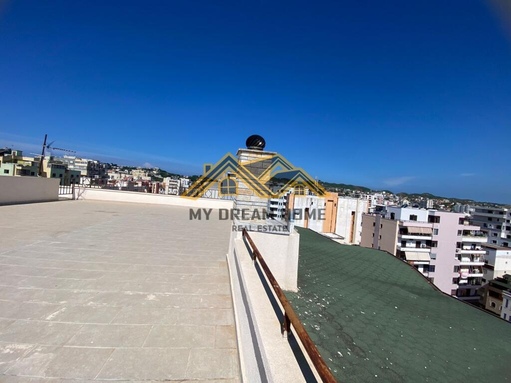 SHITET PAPAFINGO PRAN KAZAZIT NE DURRES!