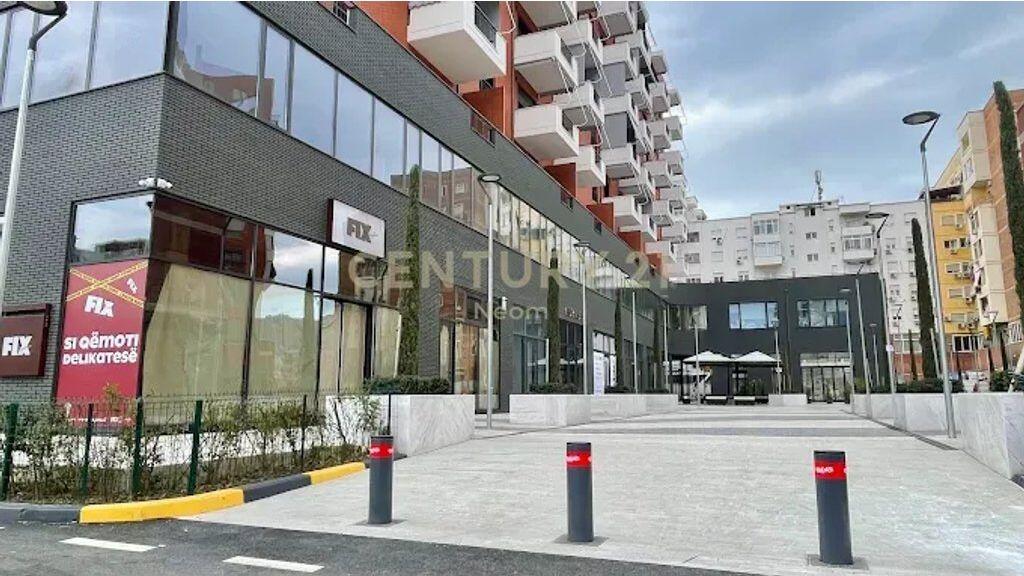 Apartament Unik 300 m² me Verande Kompleksi Delijorgji!