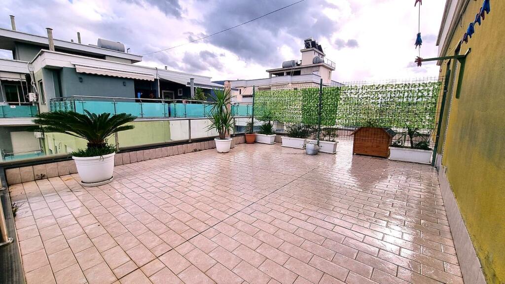 Apartament i bollshëm me një dhomë gjumi dhe tarracë në zonën e BULEVARDIT